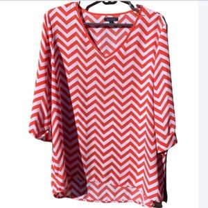 Like-New Kiara Chevron Print Top Size Large V-Neck Semi-Sheer 3/4 Sleeves